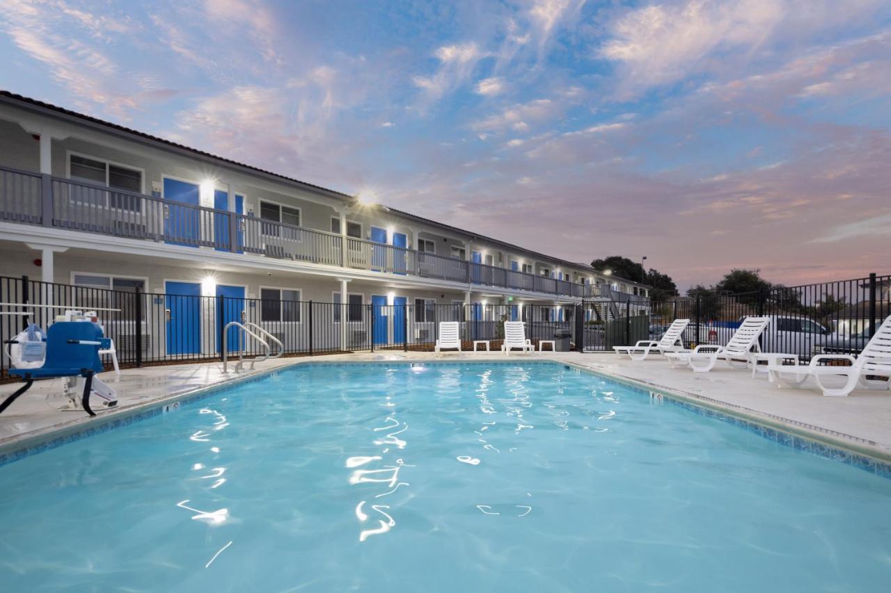 Days By Wyndham Pismo 2*